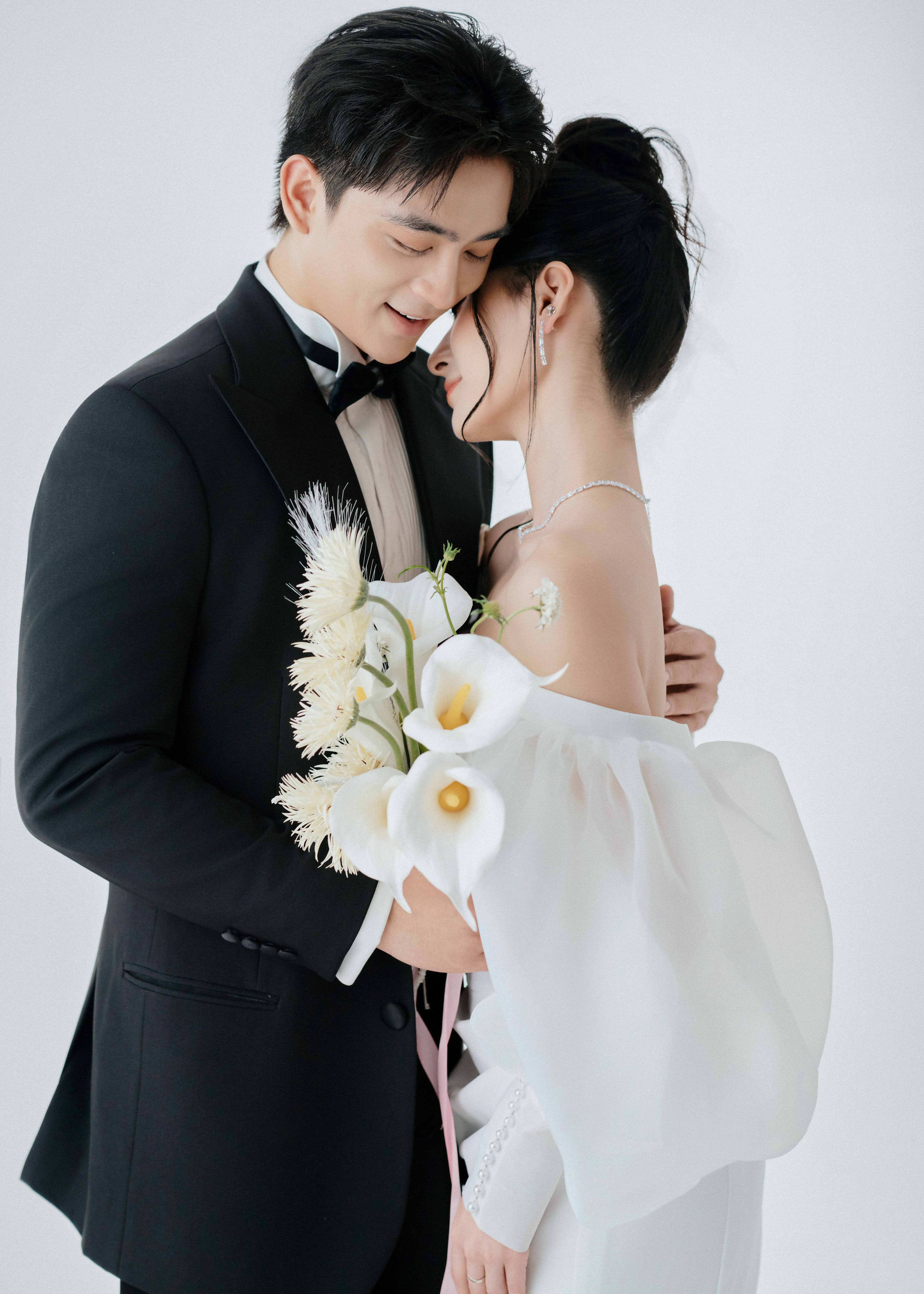 Khoảnh khắc gần gũi trong bộ ảnh cưới Dũng DG