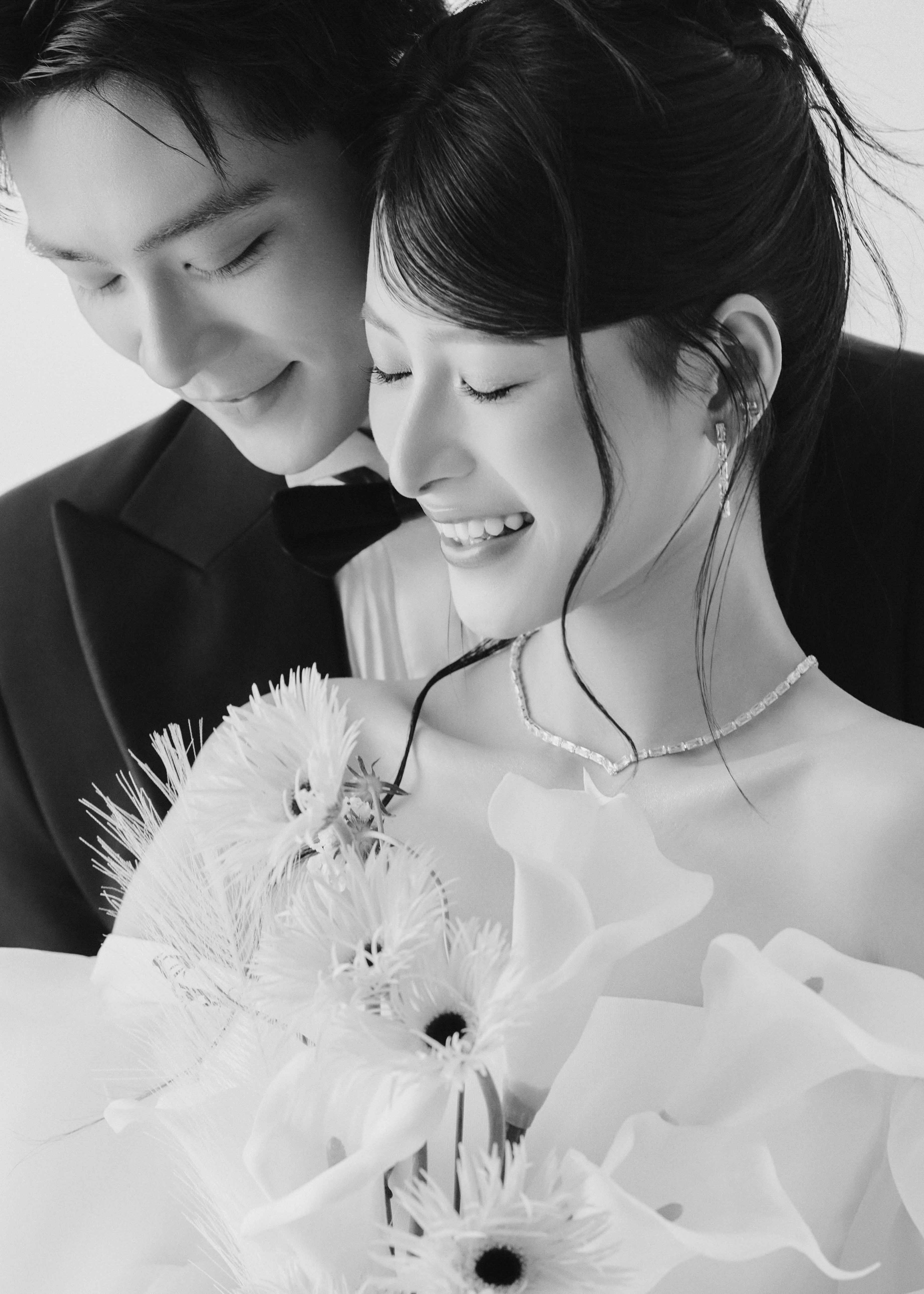 Cảm xúc tự nhiên của cô dâu và chú rể